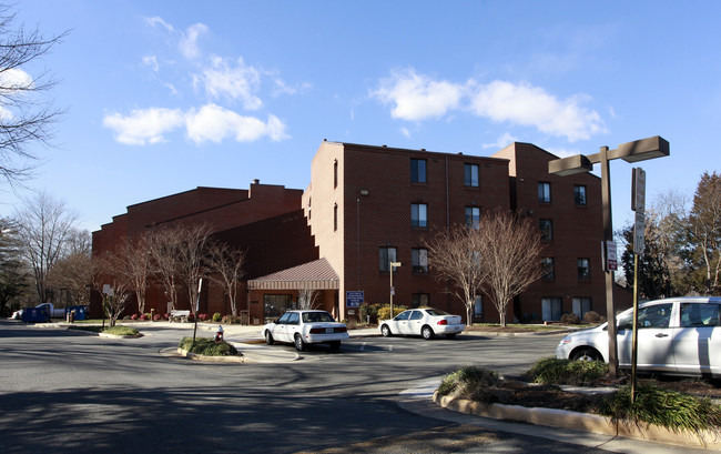 Mount Vernon House Apartments in Alexandria, VA - Building Photo - Building Photo