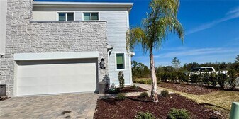 93 Nine Iron Dr in Four Corners, FL - Building Photo