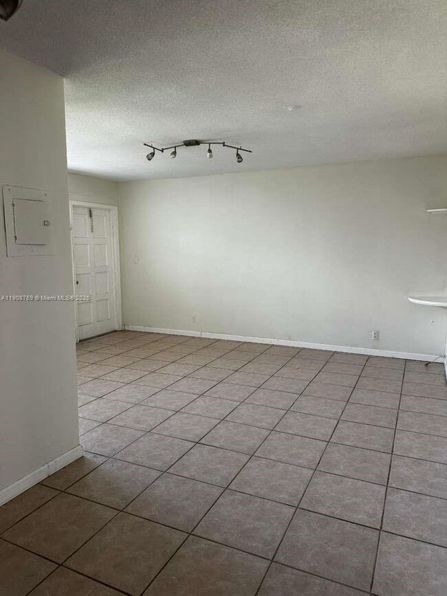 1850 Arthur St in Hollywood, FL - Building Photo - Building Photo