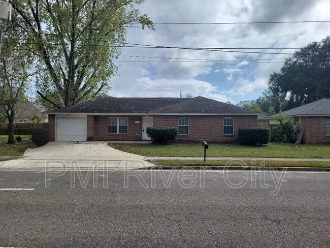 1390 Old Middleburg Rd N in Jacksonville, FL - Building Photo - Building Photo
