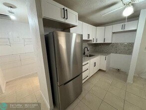 532 NW 11th Ave in Boynton Beach, FL - Building Photo - Building Photo