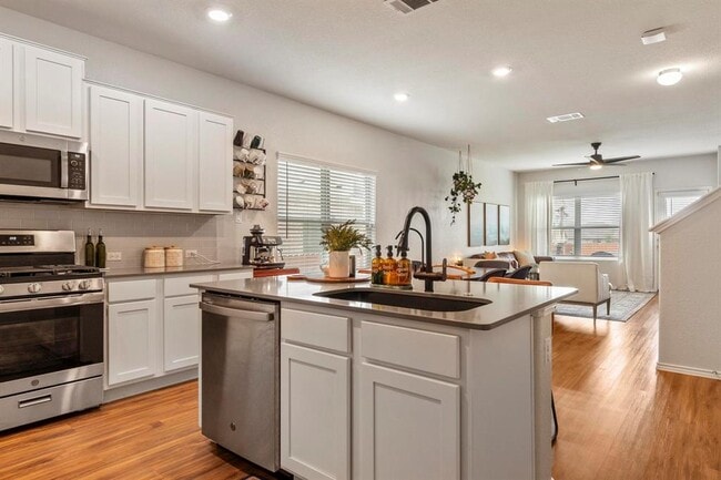 5932 Bianca Dr in Round Rock, TX - Building Photo - Building Photo