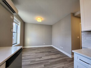 3941 N Janssen Ave, Unit 2 in Chicago, IL - Foto de edificio - Building Photo