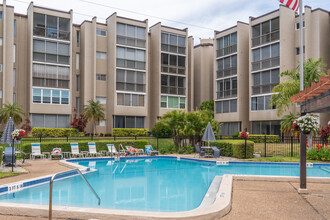 Sunshine Towers in Clearwater, FL - Foto de edificio - Other