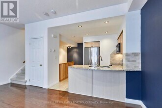 32 Stadium Rd in Toronto, ON - Building Photo - Building Photo