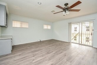 917 Defender St in Houston, TX - Foto de edificio - Building Photo