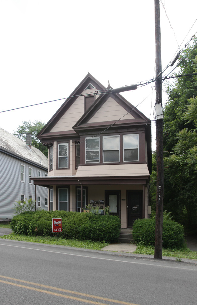 1704 Crane St in Schenectady, NY - Building Photo - Building Photo