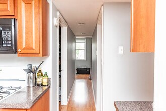 1332 W Barry Ave in Chicago, IL - Building Photo - Building Photo