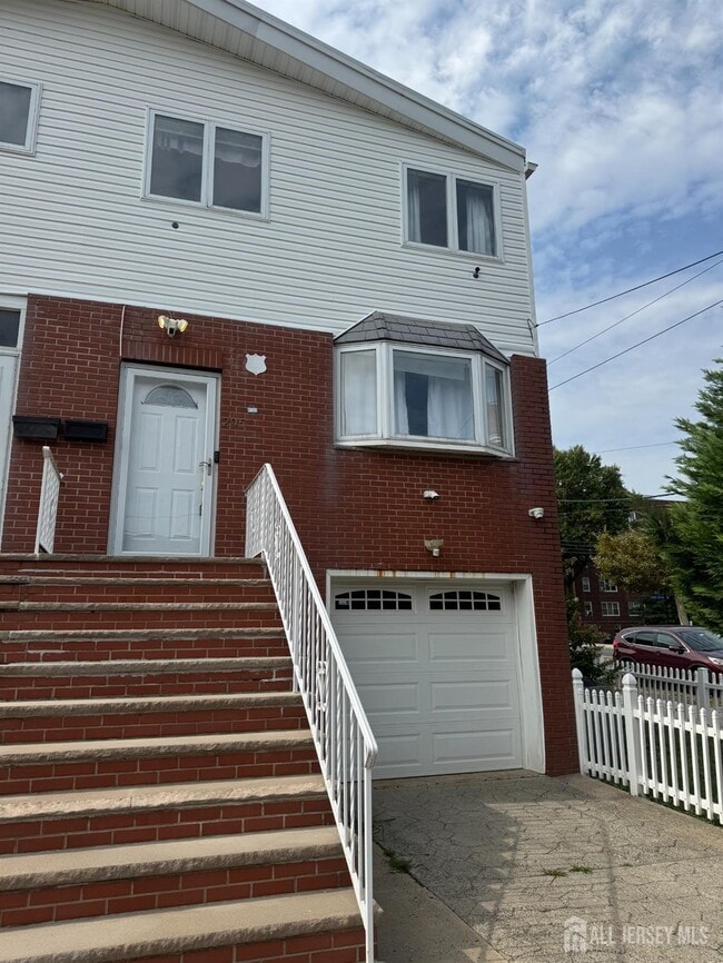 295 Water St in Perth Amboy, NJ - Building Photo - Building Photo