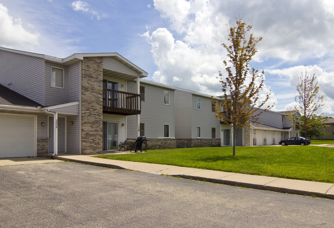 Hillview Apartments in Whitewater, WI - Building Photo - Building Photo