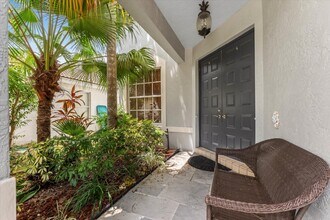 7061 Chesapeake Cir in Boynton Beach, FL - Foto de edificio - Building Photo