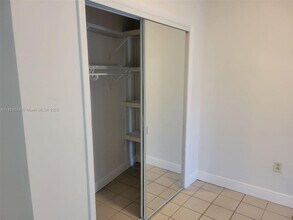 520 NE 38th St in Miami, FL - Foto de edificio - Building Photo