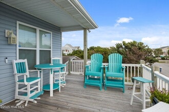 109 E Terminal Blvd in Atlantic Beach, NC - Building Photo - Building Photo