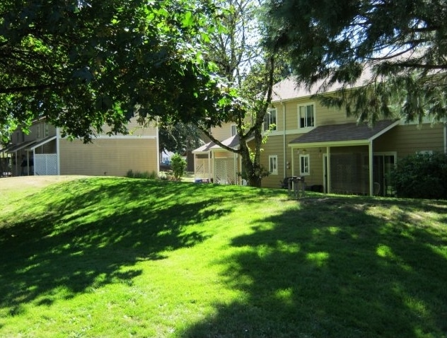 Cascadia Village in Sweet Home, OR - Building Photo - Building Photo