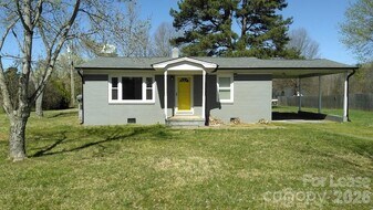 408 W Sandy Ridge Rd in Monroe, NC - Building Photo