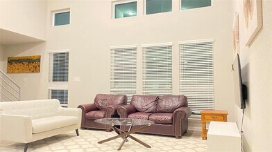 12003 Tolson Dr in Manor, TX - Foto de edificio - Building Photo