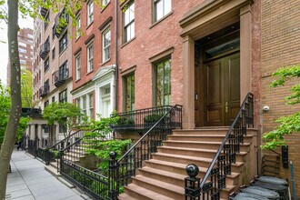 22 Gramercy Park S in New York, NY - Foto de edificio - Building Photo