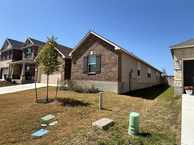 418 Harvest Flds in New Braunfels, TX - Building Photo - Building Photo