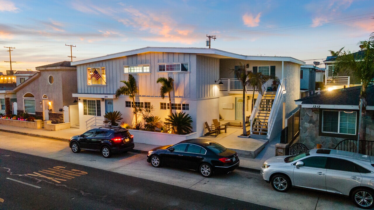 1216 W Balboa Blvd in Newport Beach, CA - Building Photo