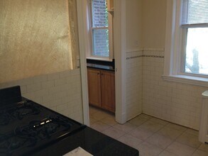 205 Winthrop Rd, Unit 3 in Brookline, MA - Building Photo - Building Photo