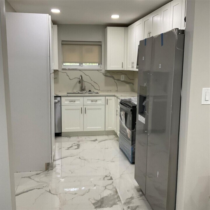 642 NW 14th Way in Fort Lauderdale, FL - Building Photo