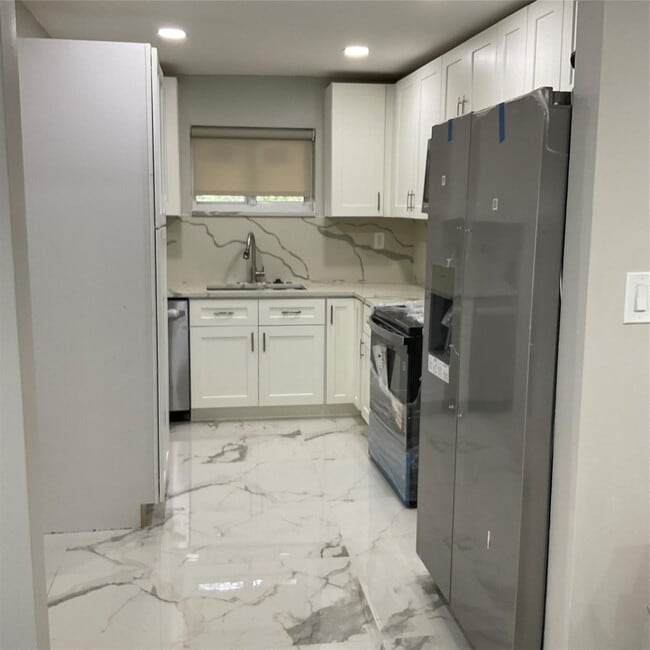 property at 642 NW 14th Way