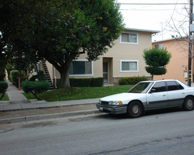 44-70 Evandale Ave in Mountain View, CA - Building Photo - Building Photo