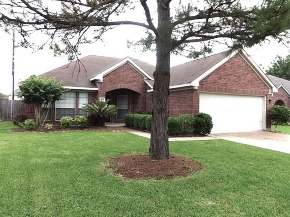 2714 Glencullen Ln in Pearland, TX - Building Photo