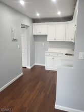 195 Main St in Millburn, NJ - Building Photo - Building Photo
