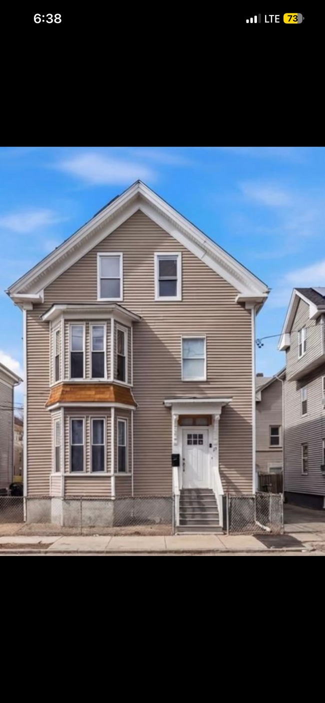 30 Pekin St, Unit Apt3