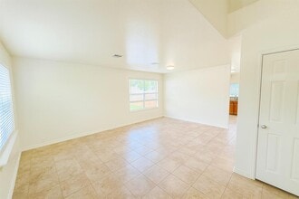 14401 Gurney's Eagle Dr in Elgin, TX - Building Photo - Building Photo