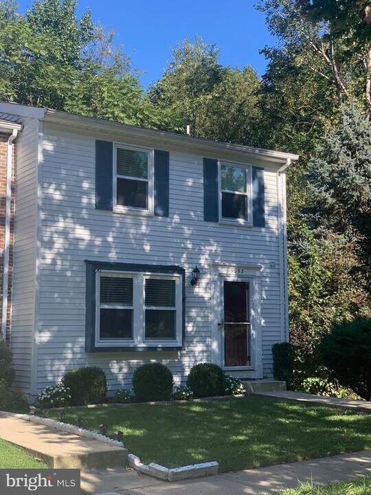9953 Valley Park Dr in Damascus, MD - Building Photo