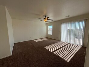 5862 Lakeland Village Dr in North Las Vegas, NV - Building Photo - Building Photo
