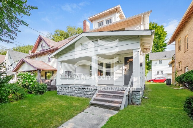 property at 985 Delia Ave