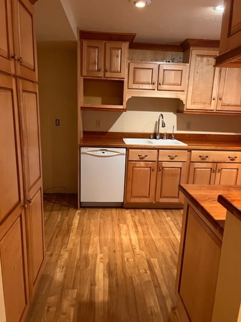 820 Bartsch Ln, Unit Floor 1 in Pittsburgh, PA - Foto de edificio - Building Photo