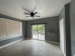 441 NW 25th Ave in Miami, FL - Building Photo - Building Photo
