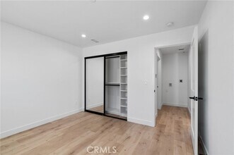 11142 Woodley Ave in Los Angeles, CA - Building Photo - Building Photo