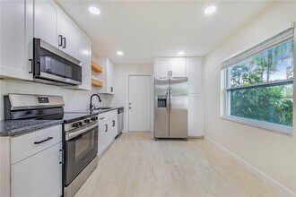 1221 Hartsell Ave in Lakeland, FL - Building Photo - Building Photo