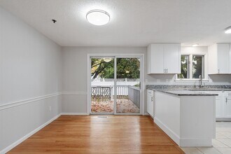 148 Flower Ln in Dracut, MA - Building Photo - Building Photo