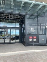 15 Watergarden Dr in Mississauga, ON - Building Photo