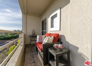 1131 Alta Loma Rd-Unit -403 in West Hollywood, CA - Building Photo - Building Photo