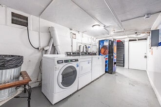 Wilton Way Apartments in Los Angeles, CA - Building Photo - Building Photo