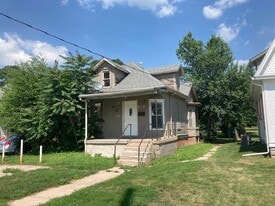 812 N Minnesota Ave in Hastings, NE - Building Photo