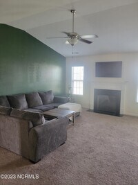 140 Cavalier Dr photo'