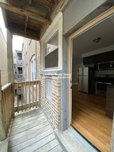 1645 W Pratt Blvd, Unit 1645 W. Pratt #2I in Chicago, IL - Foto de edificio - Building Photo