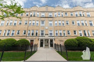 4501 Malden St in Chicago, IL - Building Photo