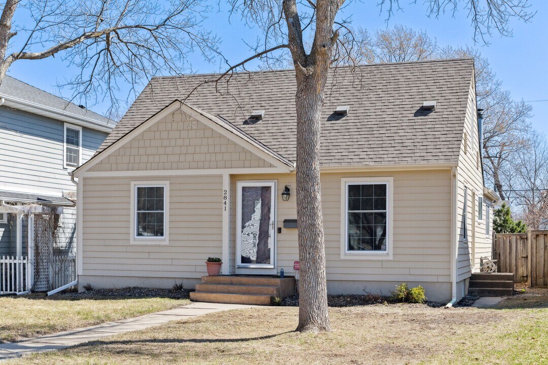 2841 Georgia Ave S in Minneapolis, MN - Building Photo