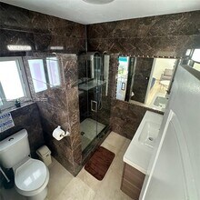 17650 NE 19th Ave in North Miami Beach, FL - Building Photo - Building Photo