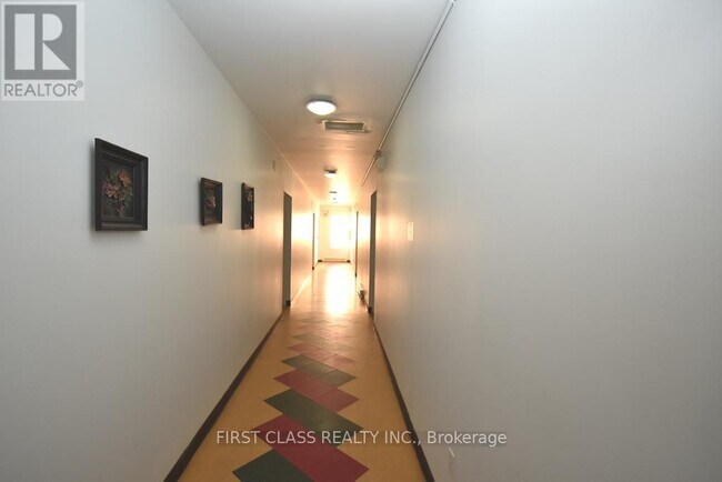 18 Market St in Brantford, ON - Building Photo - Building Photo