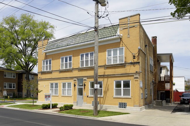 2115 Main St in Melrose Park, IL - Building Photo - Building Photo